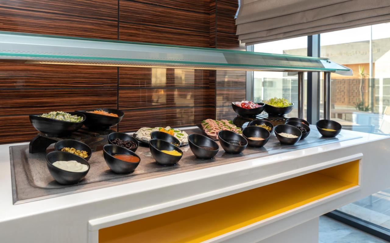 فنادق موفنبيك سفاكس صفاقس‎ المظهر الخارجي الصورة A salad bar