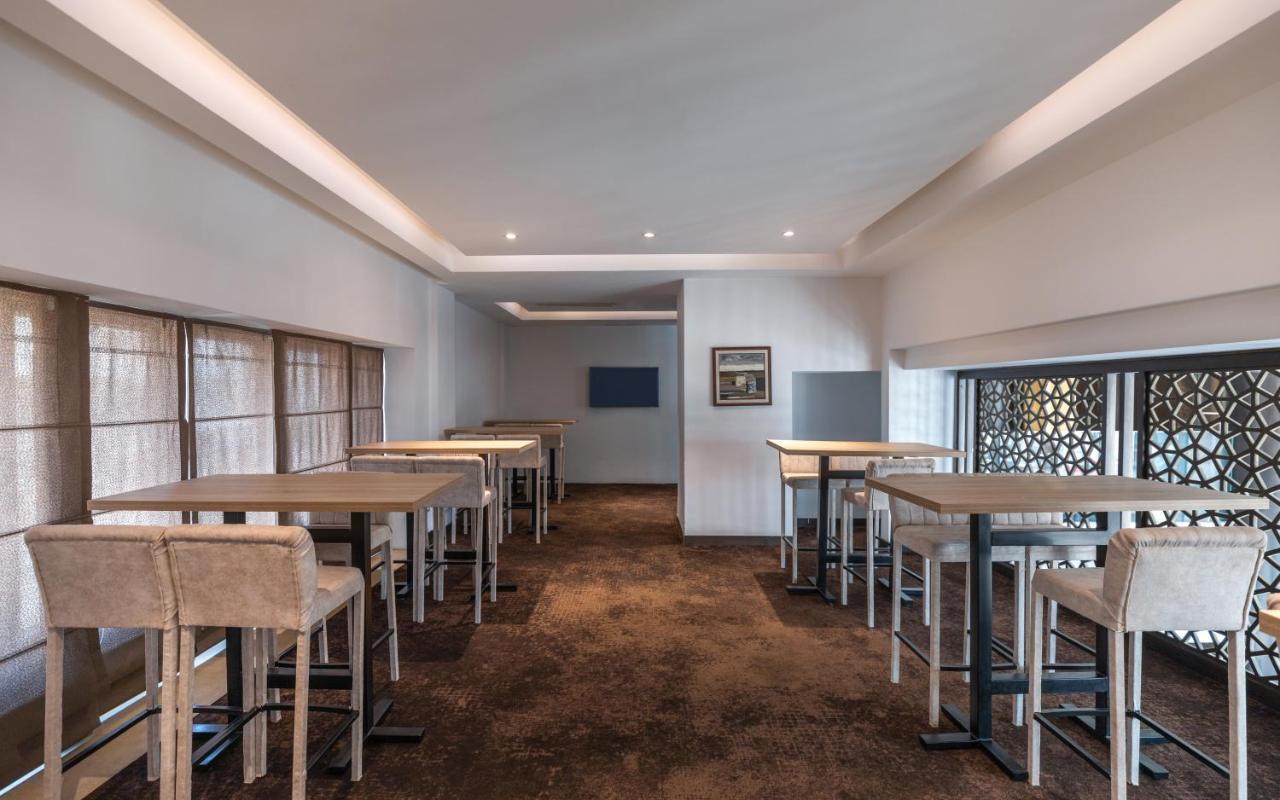 فنادق موفنبيك سفاكس صفاقس‎ المظهر الخارجي الصورة The lounge at the airport